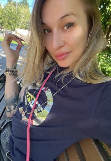 AnaBelle — online now on 1x1Chat
